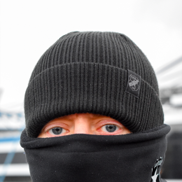 Czapka prążkowana czarna z czarną metką